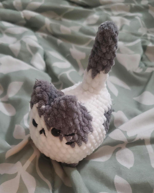 Handmade Crochet Cat Plush: Soft Crochet Plushie Small, Polyester Chenille Yarn